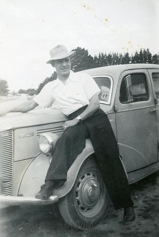 KKE 2106.jpg - Fot. Portret. Bolesław Wąsowicz, Australia, 1951 r.